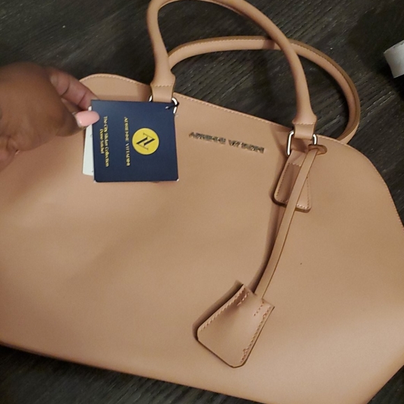 adrienne vittadini shoulder bags